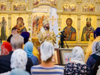 Митрополит Игнатий совершил Божественную литургию в  нашем храме 