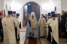 Митрополит Игнатий совершил всенощное бдение в храме Рождества Христова г. Саратова